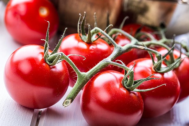 Tomaten (Bild: MarianWeyo/Shutterstock.com)